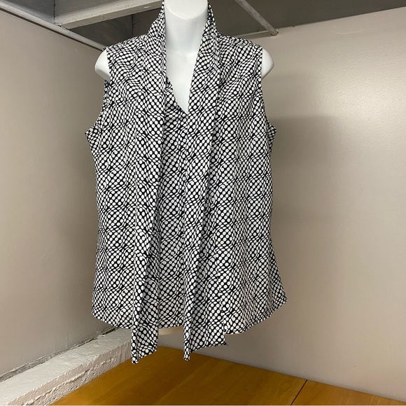 The jones Group Women Black/white Sleeveless Blouse Size Medium - Picture 1 of 10